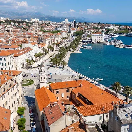 Patricia & Gemini Luxury شقة