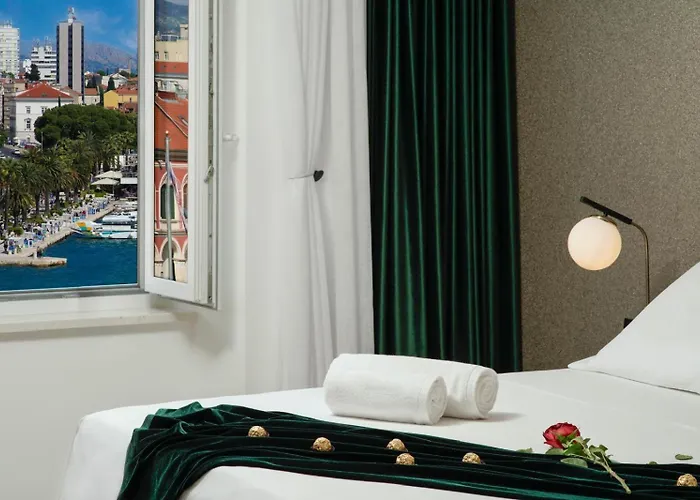 Patricia & Gemini Luxury