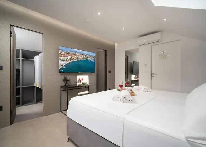 Patricia & Gemini Luxury דירה